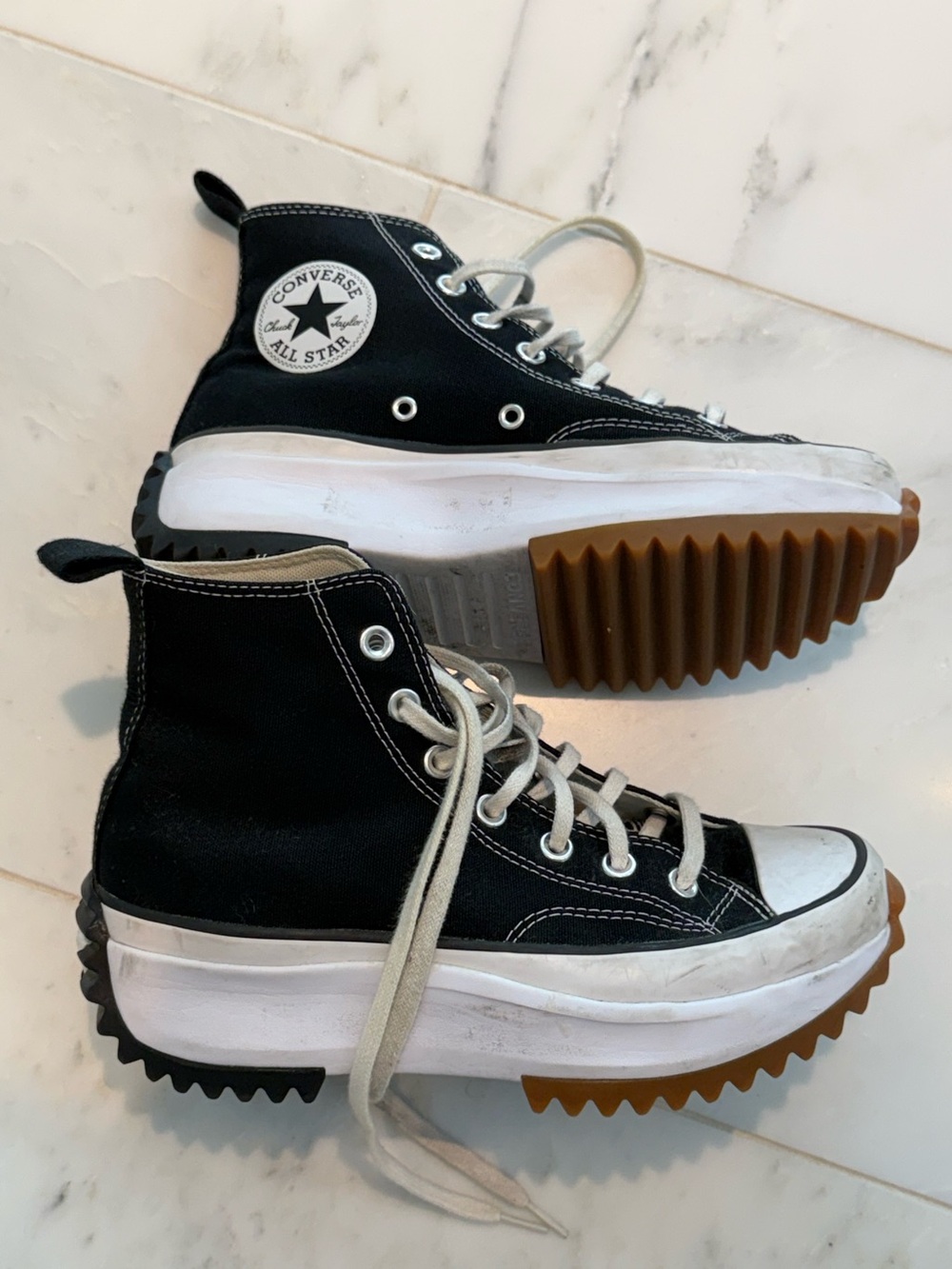 Converse Black High-Top Sneakers with Gum Lug Sole M 6 W 7.5 good condition